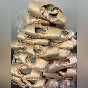 Pointe Shoes *worn* great for arts and crafts or decoration (read description)